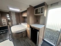 2022 COACHMAN VIP 575 8.jpg